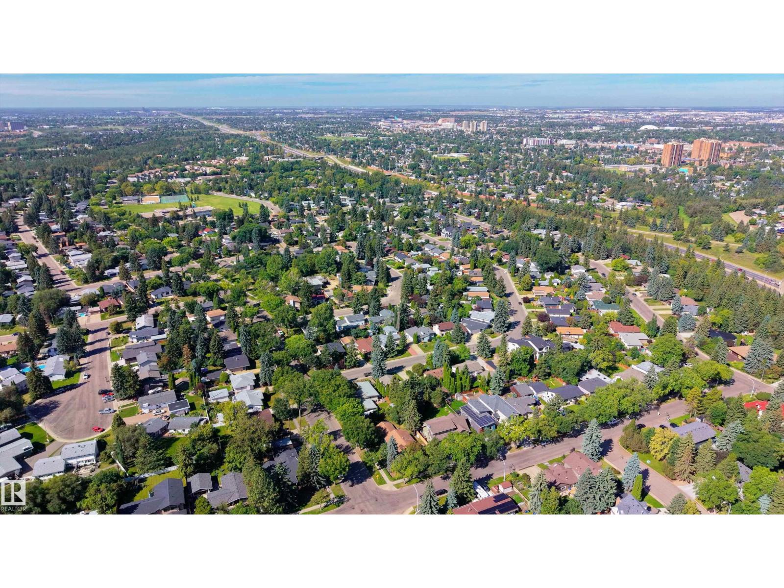 14906 76 AV NW - 43