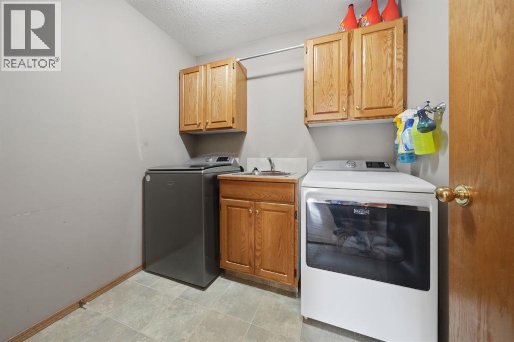 Listing photo – 112 Ammeter Close, Red Deer
