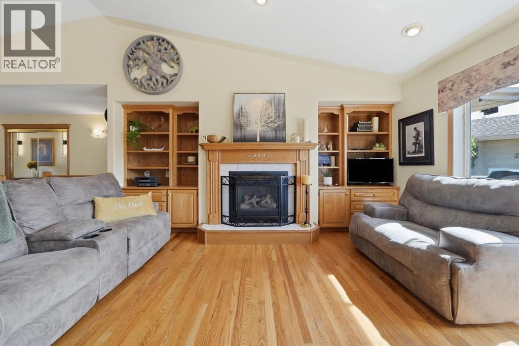 Listing photo – 112 Ammeter Close, Red Deer