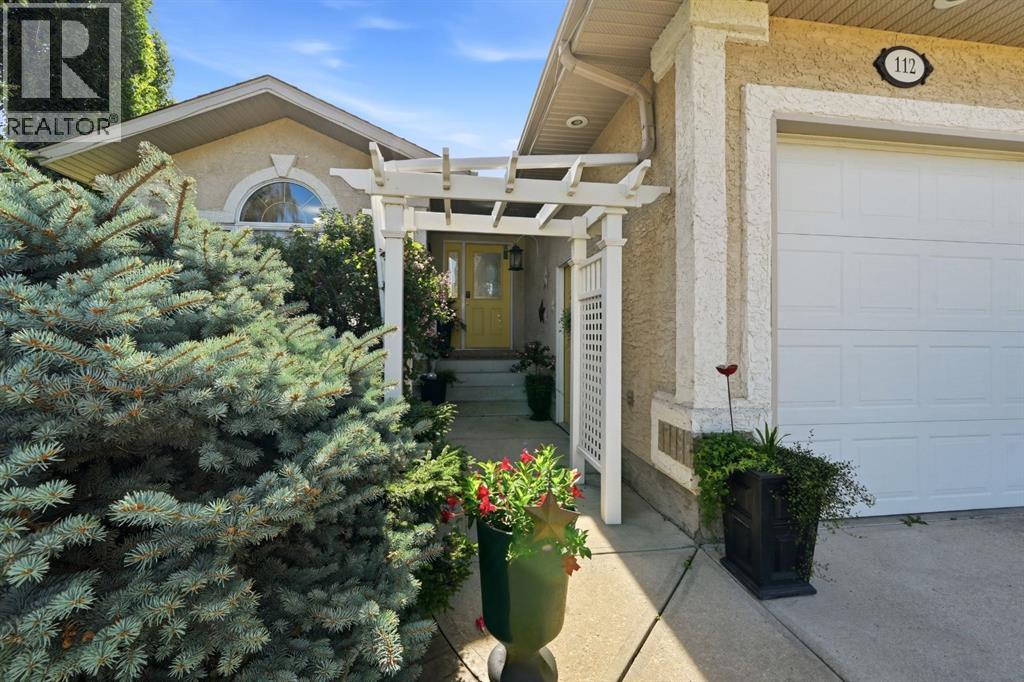 Listing photo – 112 Ammeter Close, Red Deer
