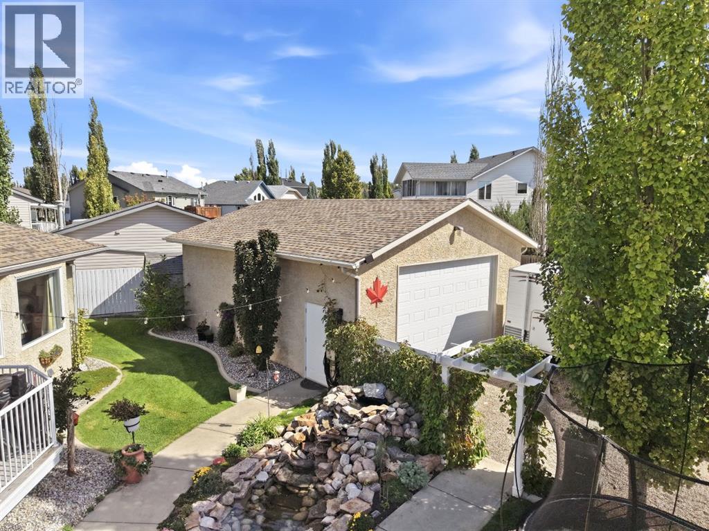 Listing photo – 112 Ammeter Close, Red Deer