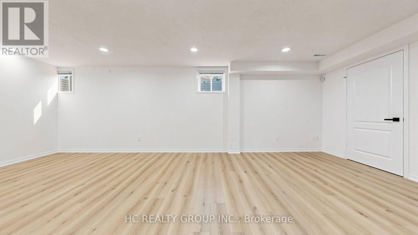 26 LANDMARK COURT - Image 40