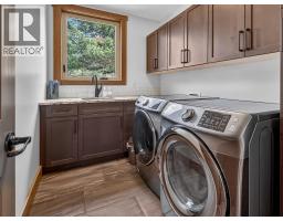 7540 Springs Terrace, Radium Hot Springs, BC V0A1M0 Photo 21