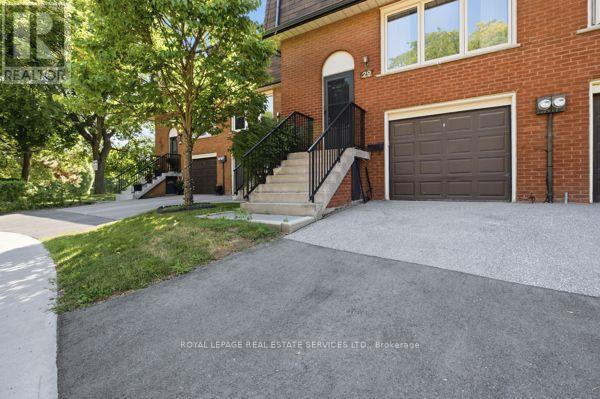 29 Silver Shadow Path, Toronto (Markland Wood), Ontario, M9C4Y2, Toronto (Markland Wood), Ontario — photo 4 of 5