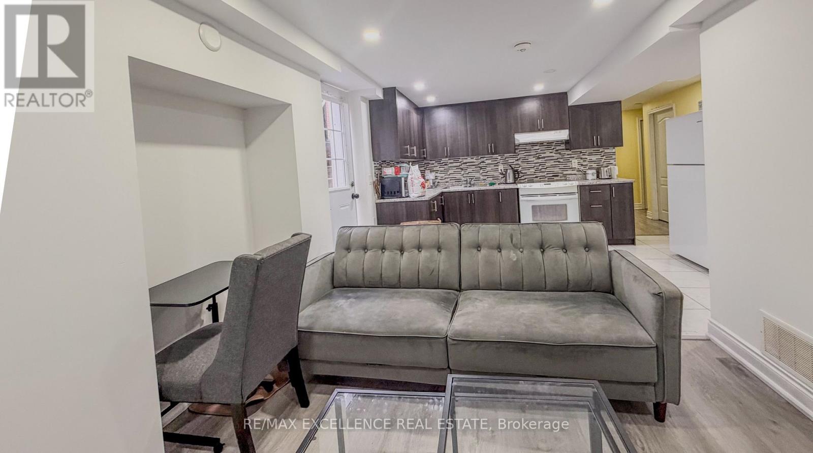 303 HICKORY CIRCLE - 26