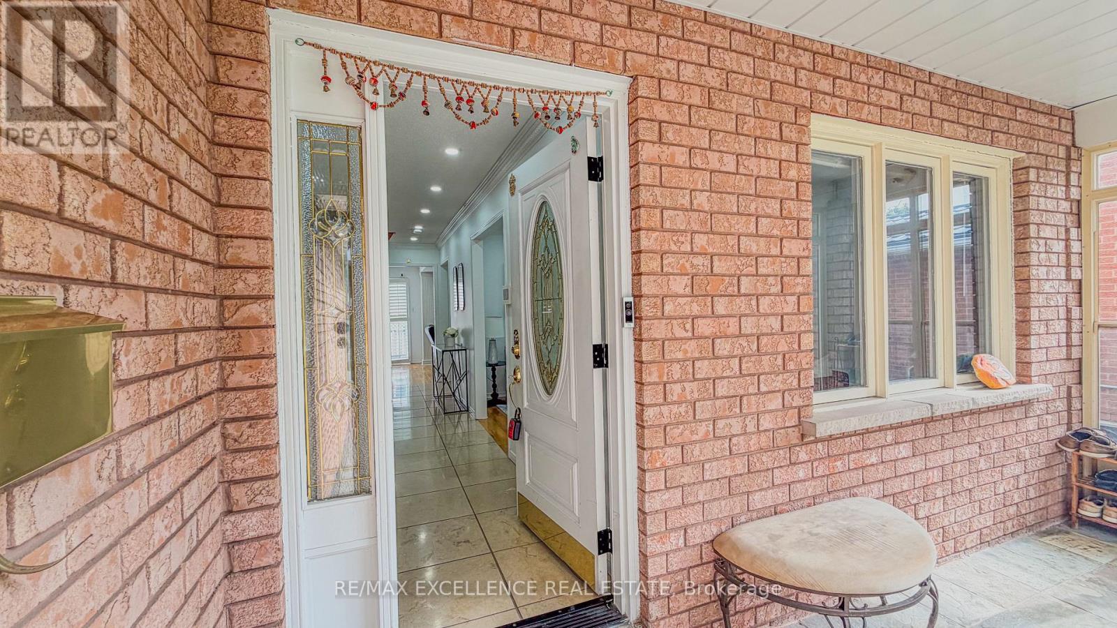 303 HICKORY CIRCLE - 3