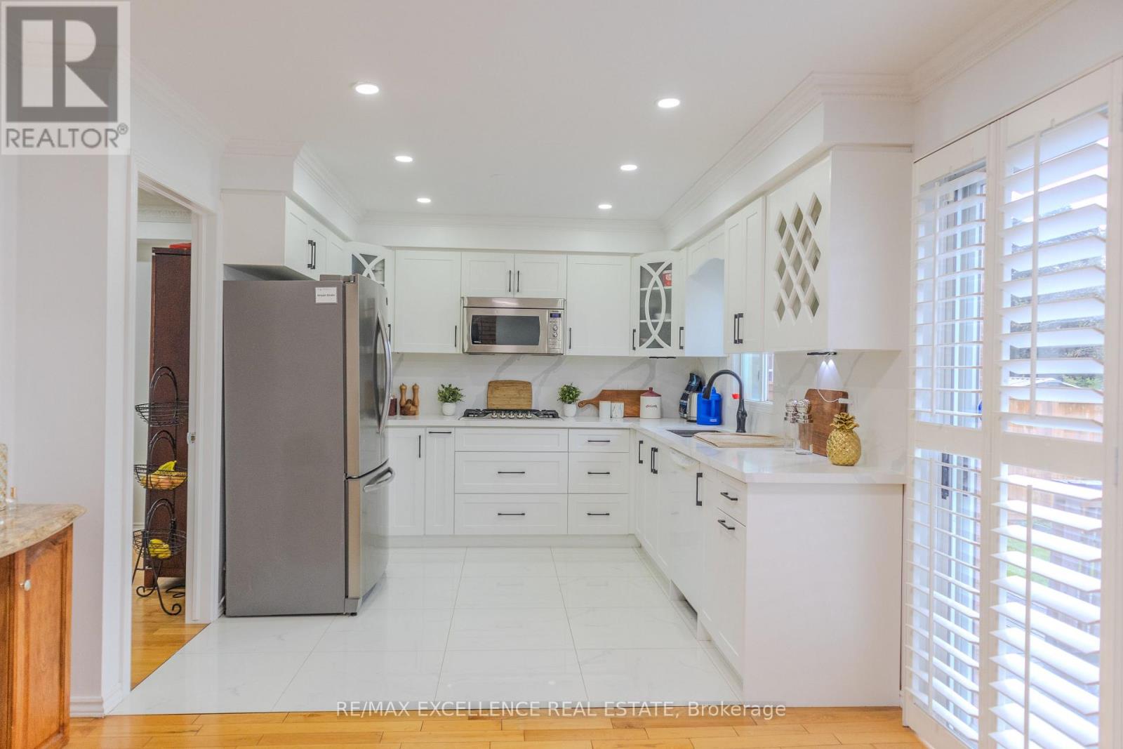 303 HICKORY CIRCLE - 32