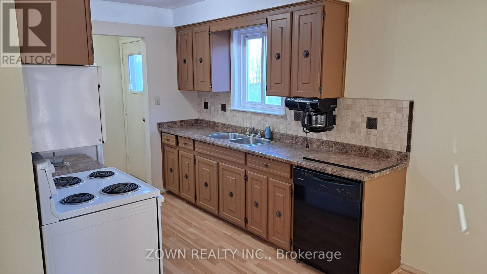 72 Norbert Road, Brampton (Brampton South), Ontario, L6Y2K1, Brampton (Brampton South), Ontario — photo 3 of 5