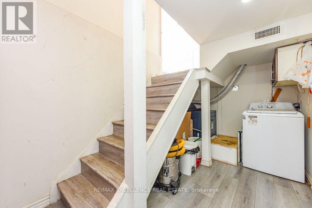 7150 MINOTOLA AVENUE - 22