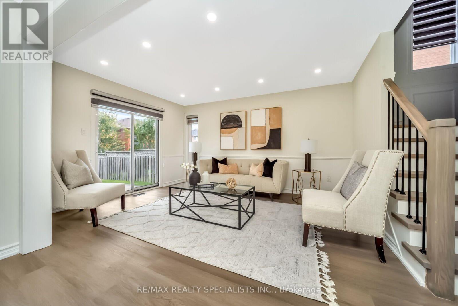 51 Blue Spruce Street, Brampton (Sandringham-Wellington), Ontario, L6R1C4, Brampton (Sandringham-Wellington), Ontario — photo 2 of 5