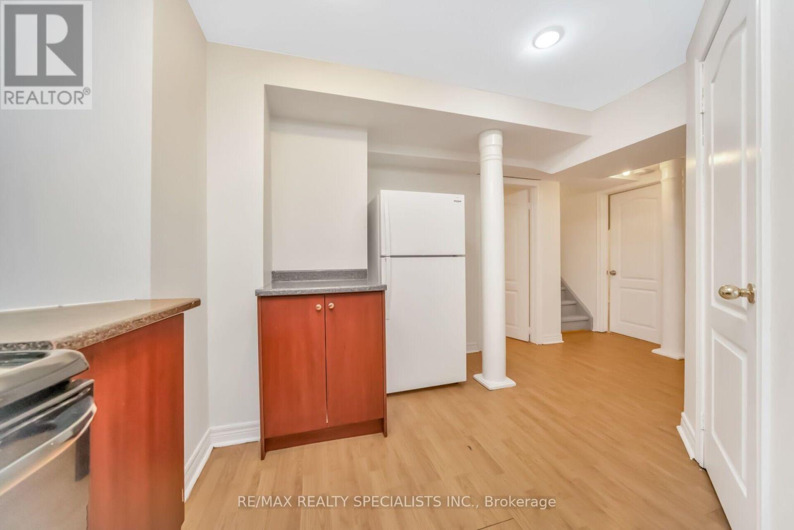 51 BLUE SPRUCE STREET - Image 32