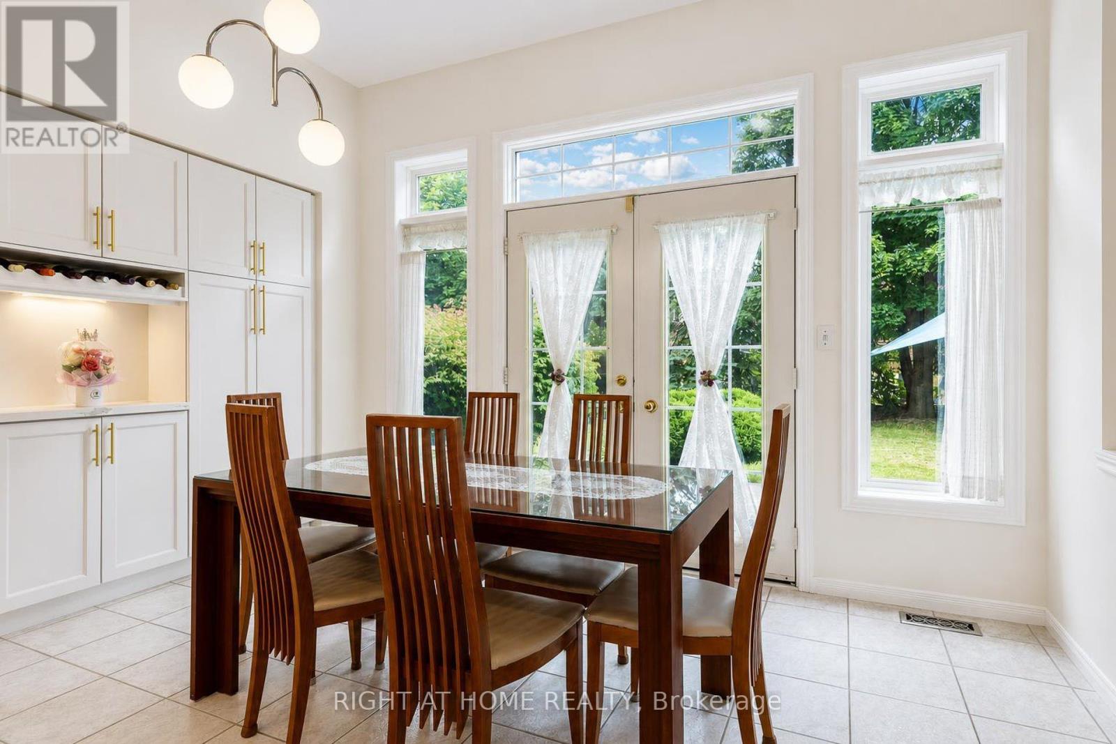 27 THOROUGHBRED BOULEVARD - Image 15