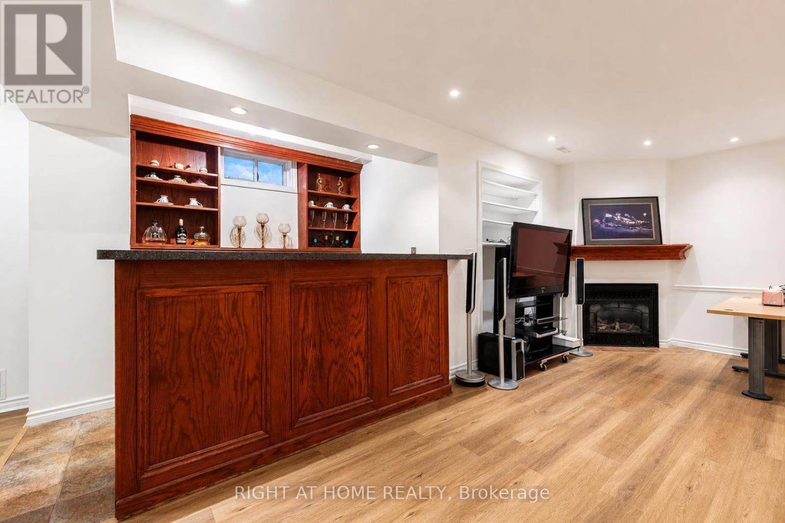 27 THOROUGHBRED BOULEVARD - Image 43