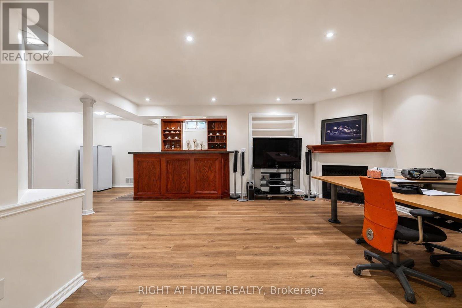 27 THOROUGHBRED BOULEVARD - Image 46