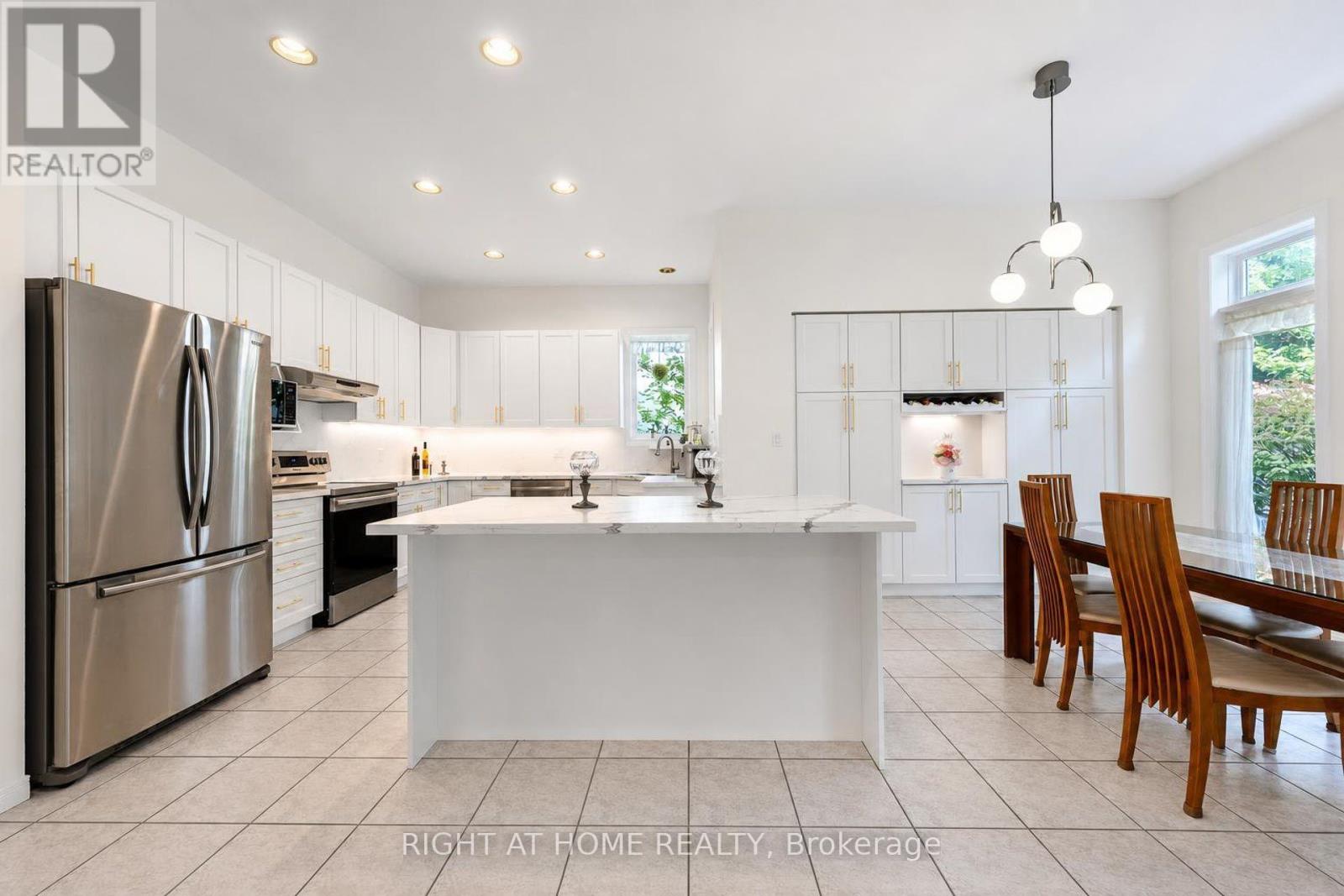 27 THOROUGHBRED BOULEVARD - Image 9