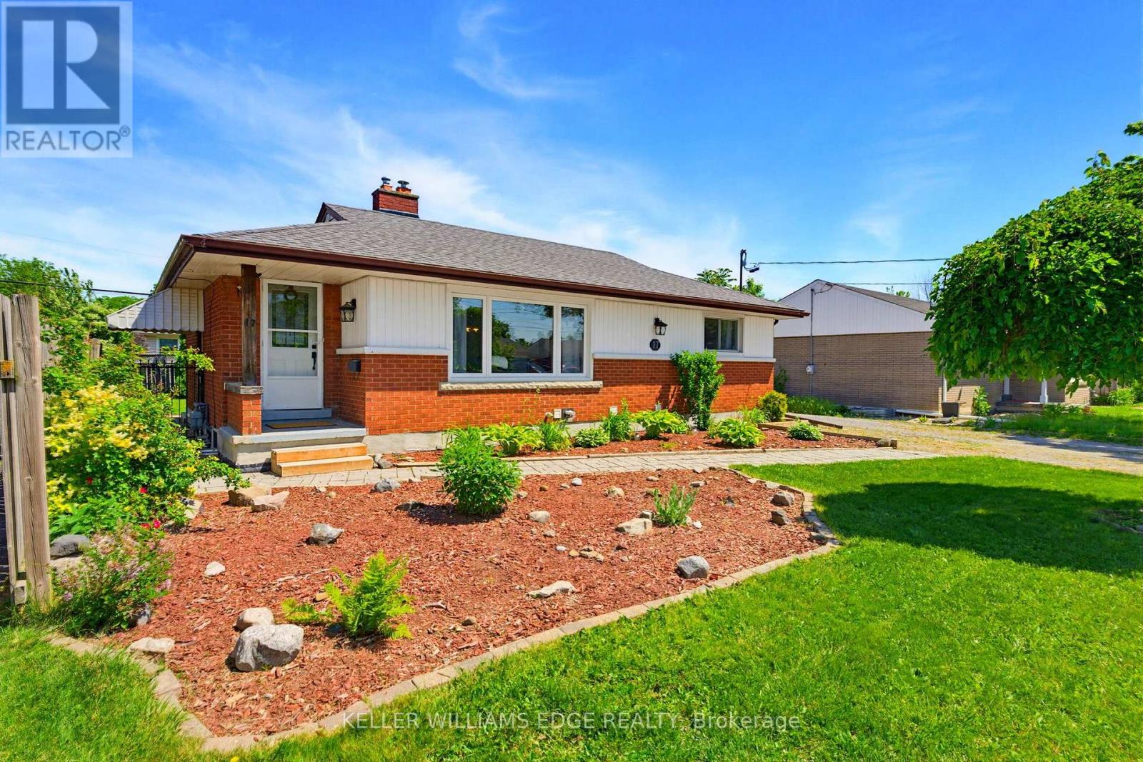 17 BROADMORE AVENUE - 2