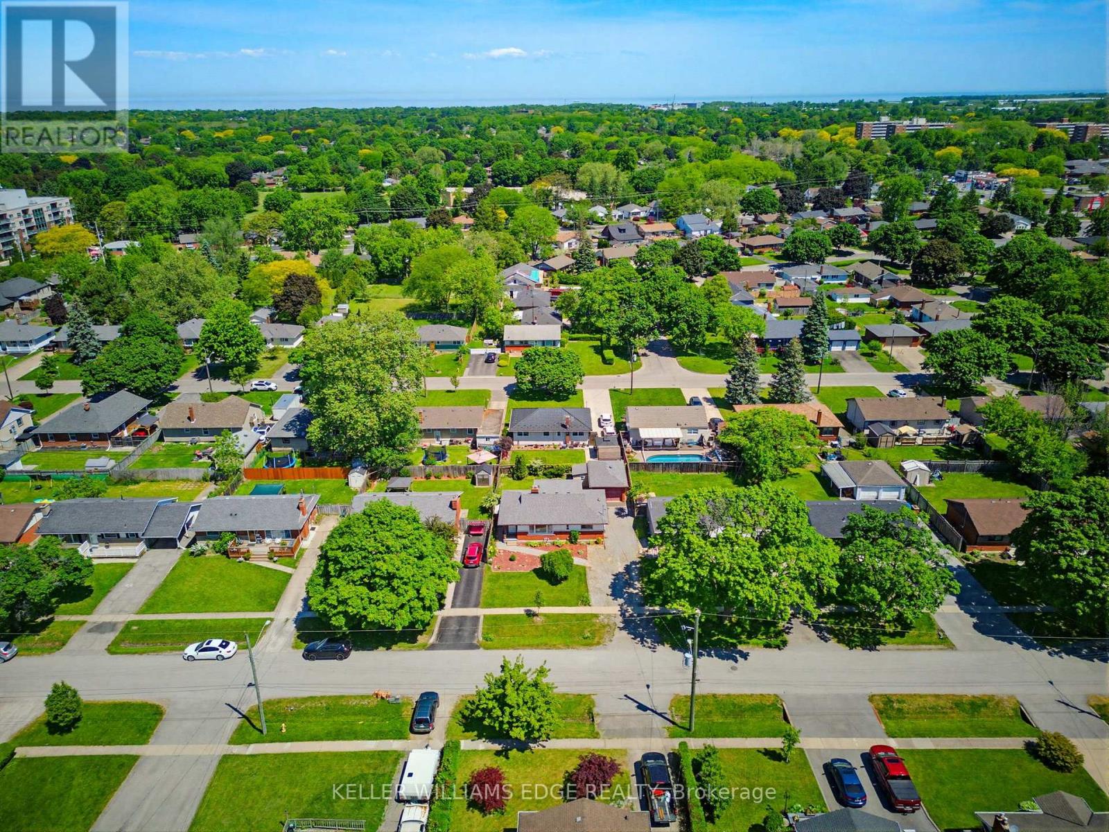 17 BROADMORE AVENUE - 39