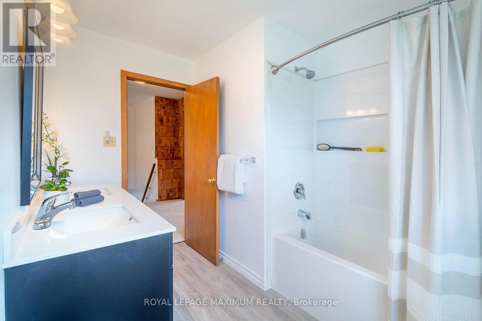5575 7 LINE - Image 25