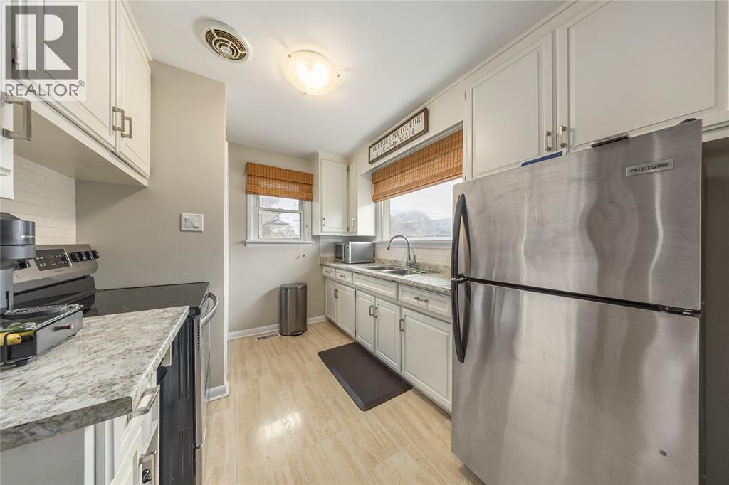 1035 WELLINGTON STREET - 8