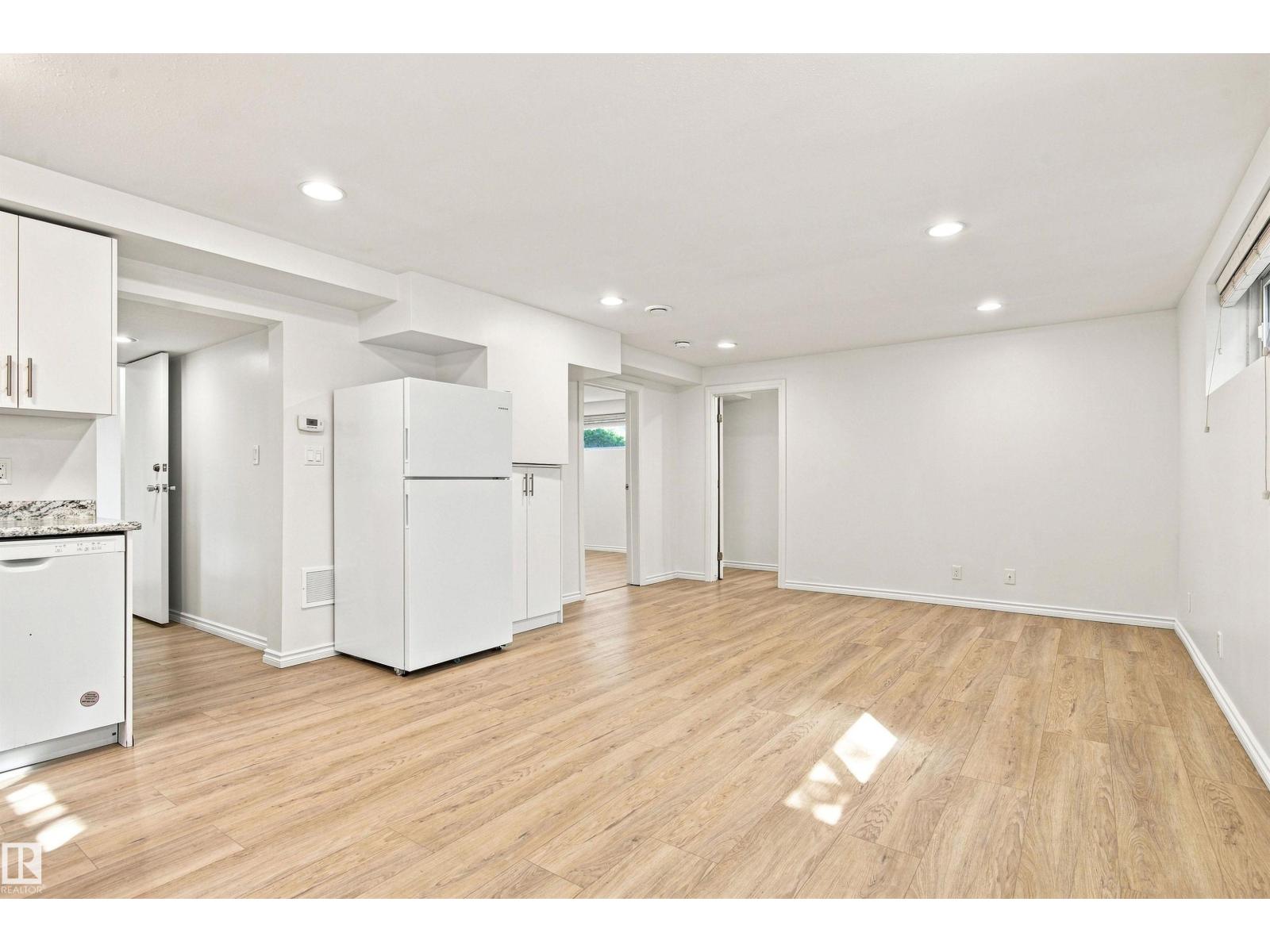 14603 88 AV NW - 42