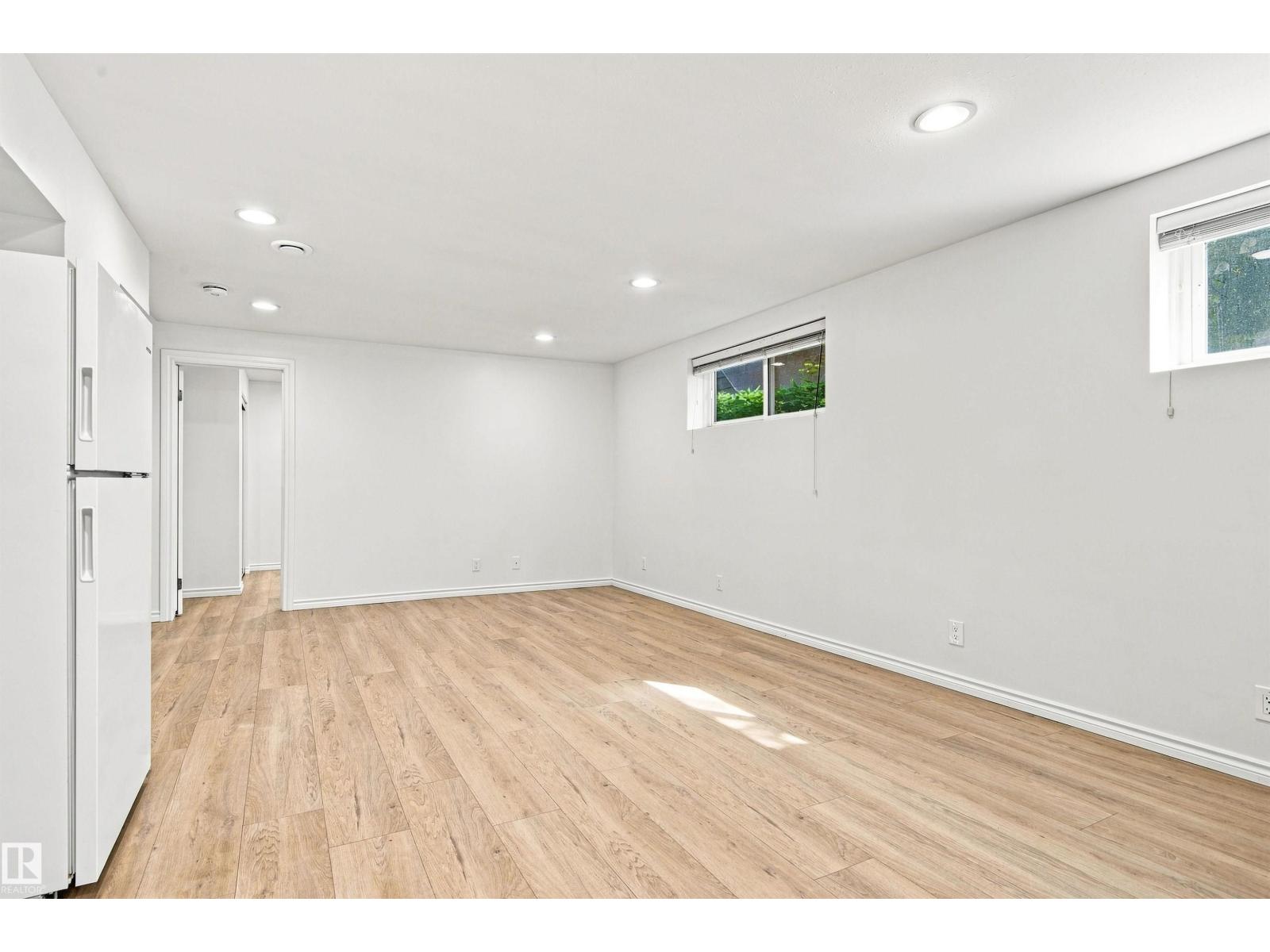 14603 88 AV NW - 43