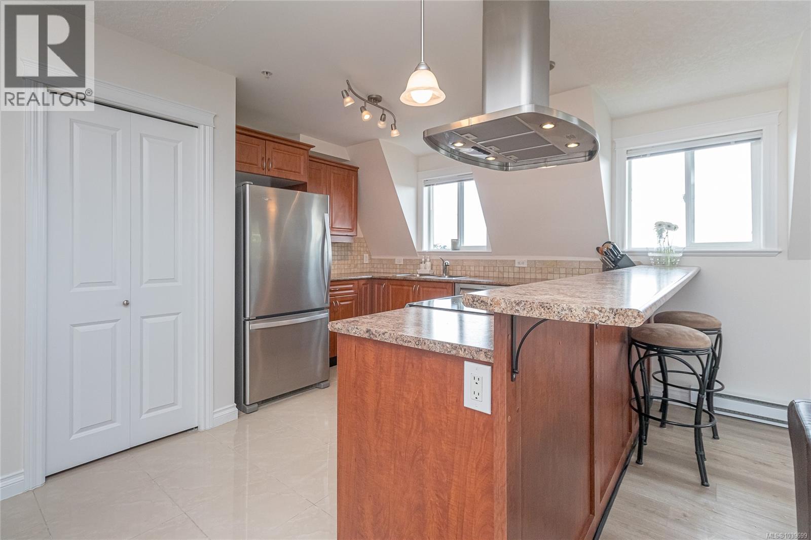 #406 4536 Viewmont Ave - 13