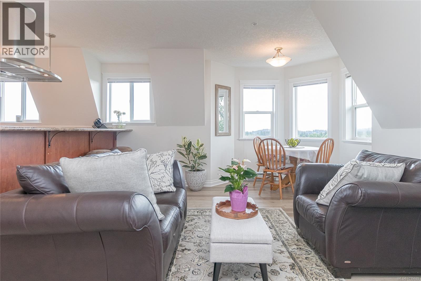 #406 4536 Viewmont Ave - 22