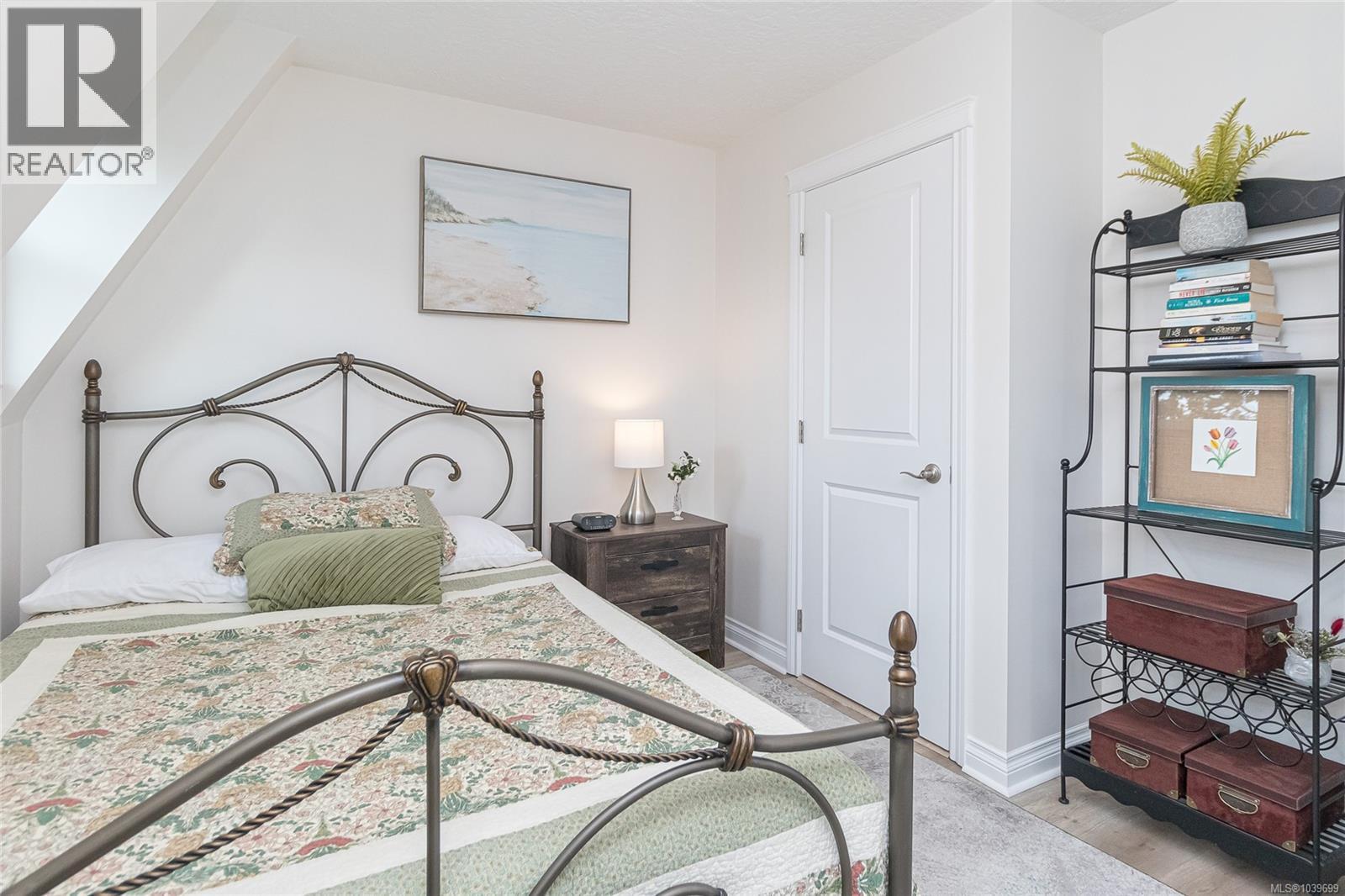 #406 4536 Viewmont Ave - 26