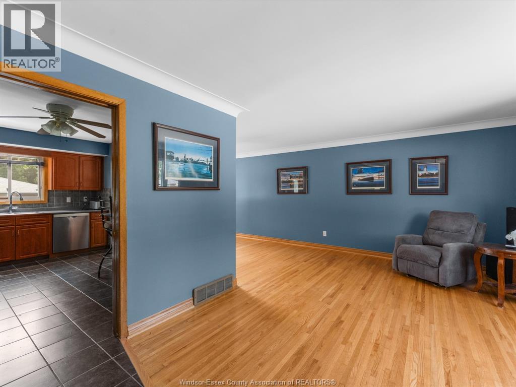 1865 TODD Lane, LaSalle, Ontario, N9H1J6, LaSalle, Ontario — photo 4 of 5