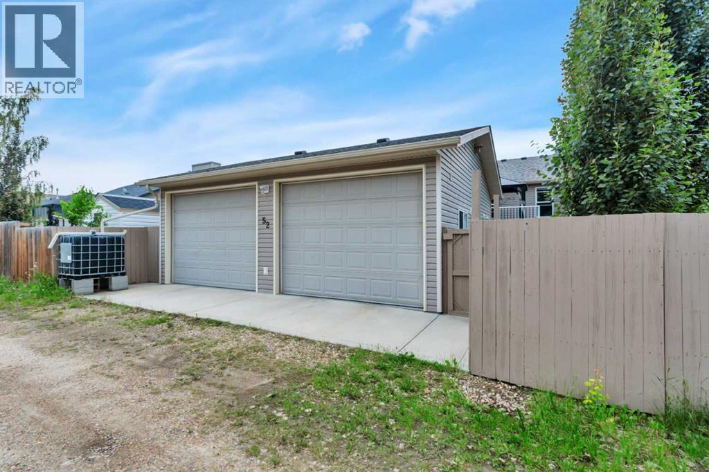 Listing photo – 52 Irving Crescent, Red Deer