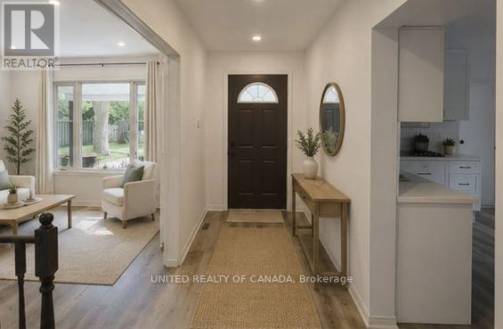 #Main 126 Weldrick Road West, Richmond Hill (North Richvale), Ontario, L4C3V1, Richmond Hill (North Richvale), Ontario — photo 5 of 5
