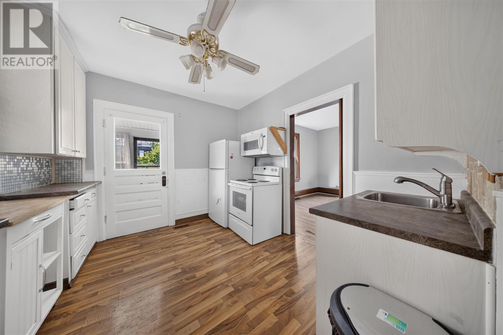 145 Albert ST W - 13