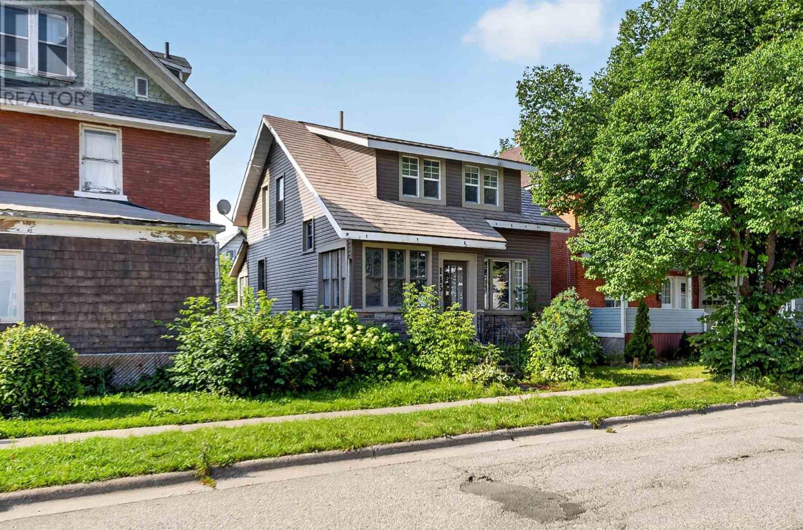 145 Albert ST W - 2