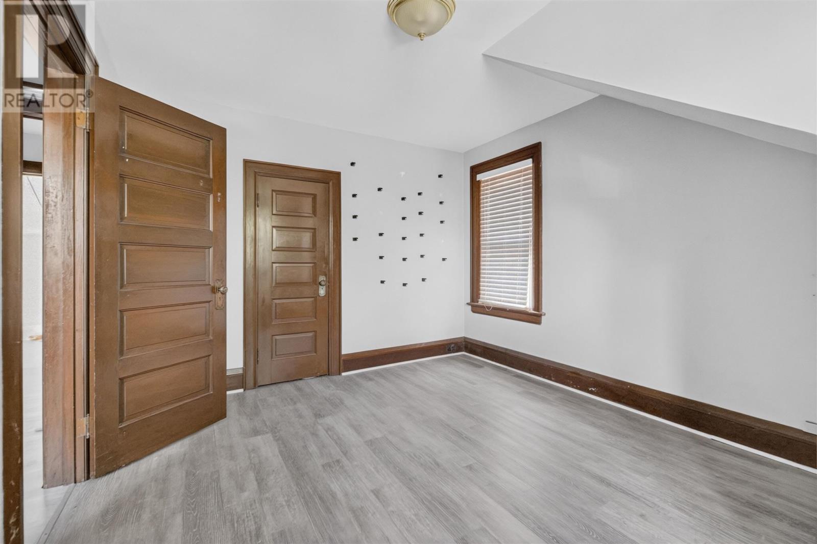 145 Albert ST W - 20