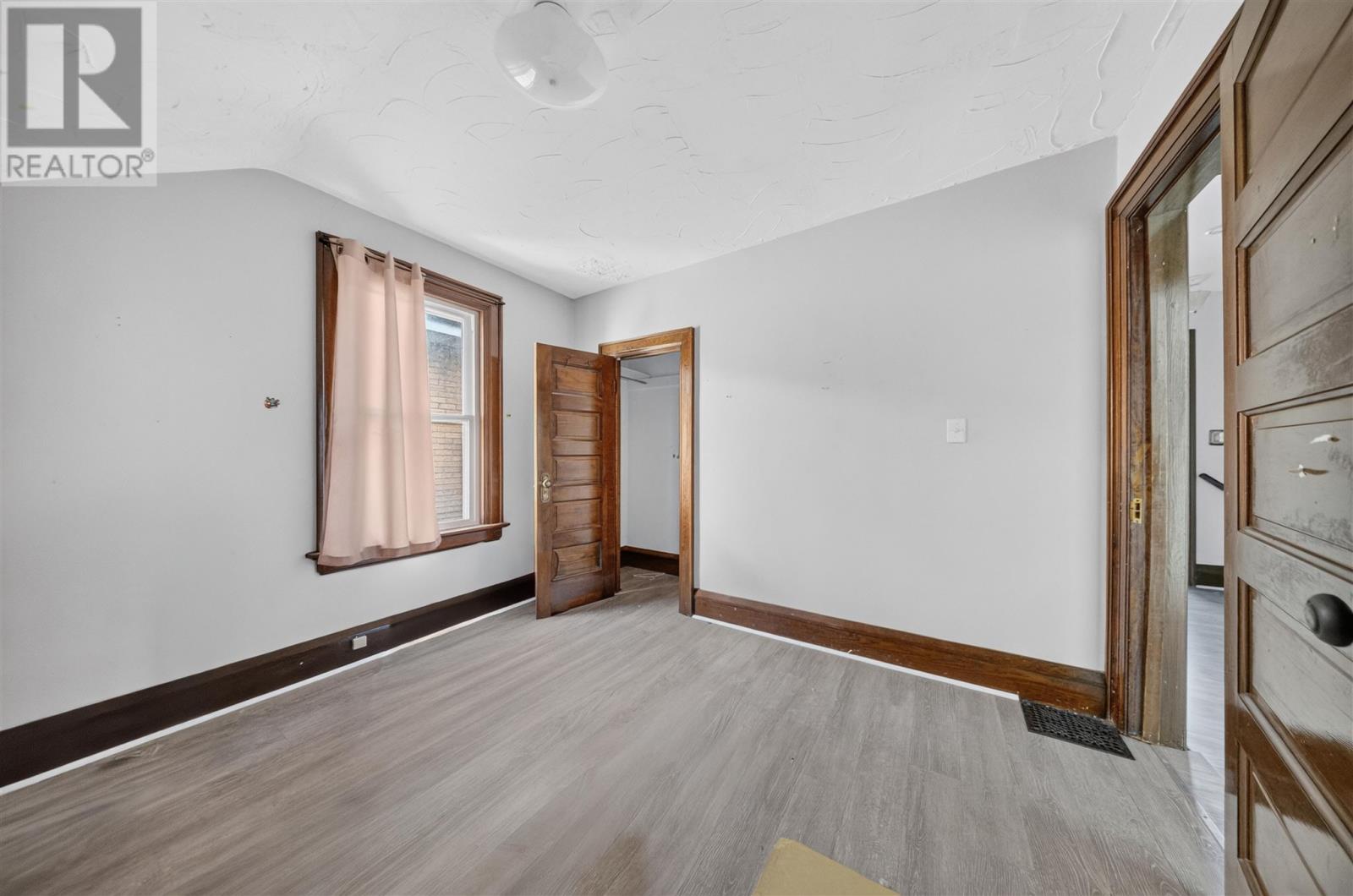 145 Albert ST W - 23