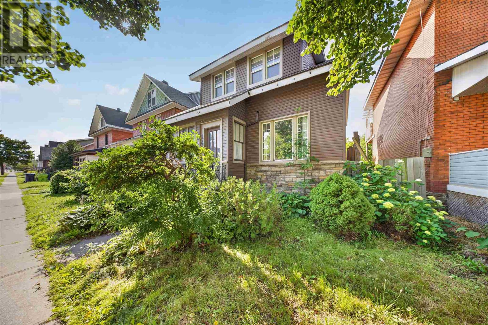 145 Albert ST W - 3