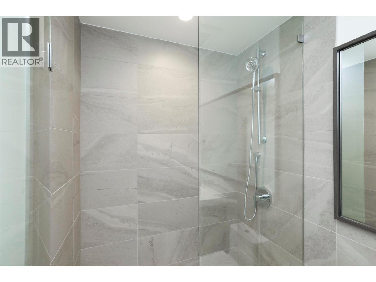 807 1181 Sunset Drive, Kelowna