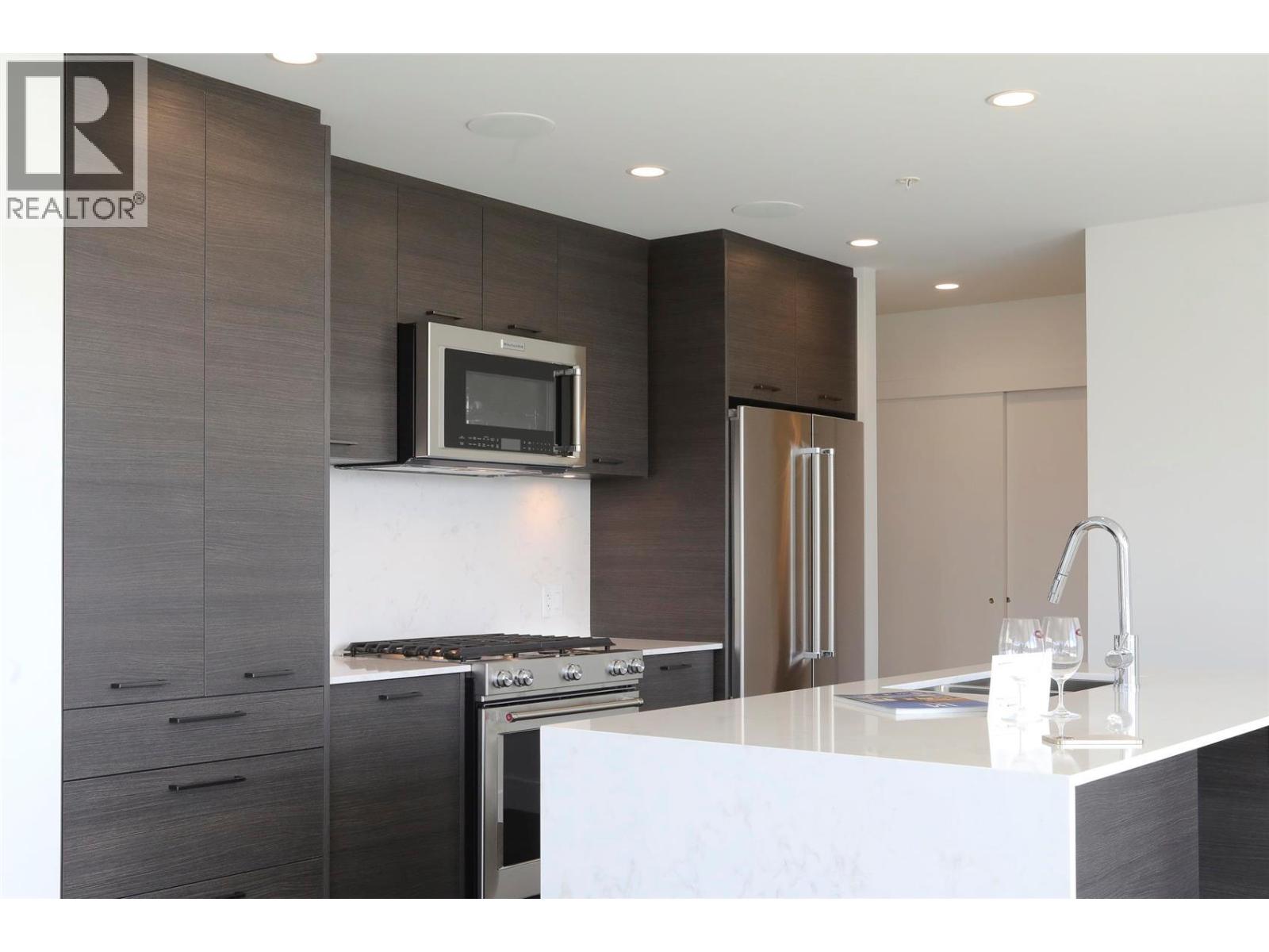 807 1181 Sunset Drive, Kelowna