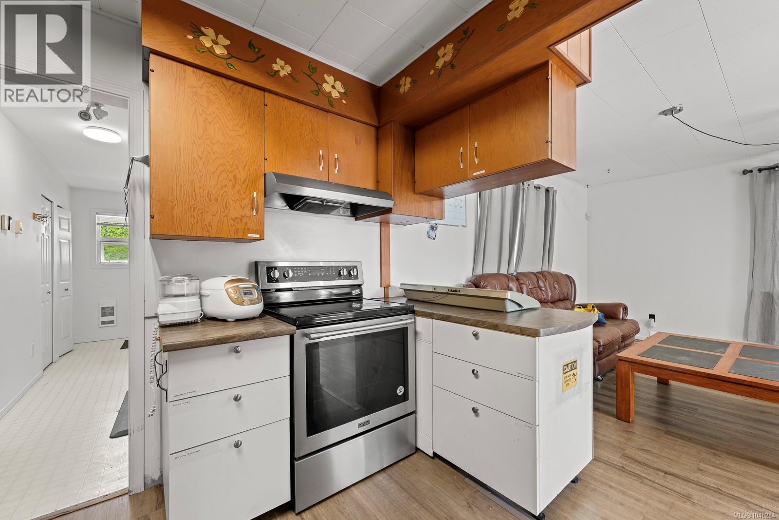 719 8th St - 12