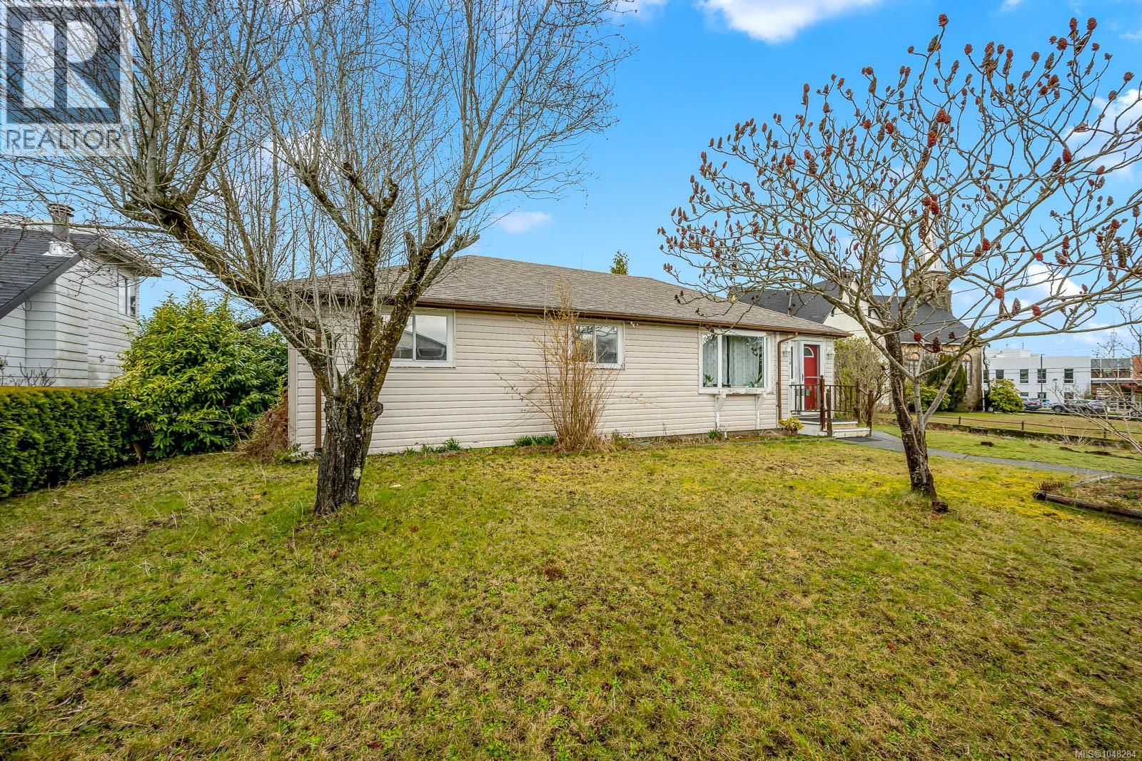 719 8th St - Image 28