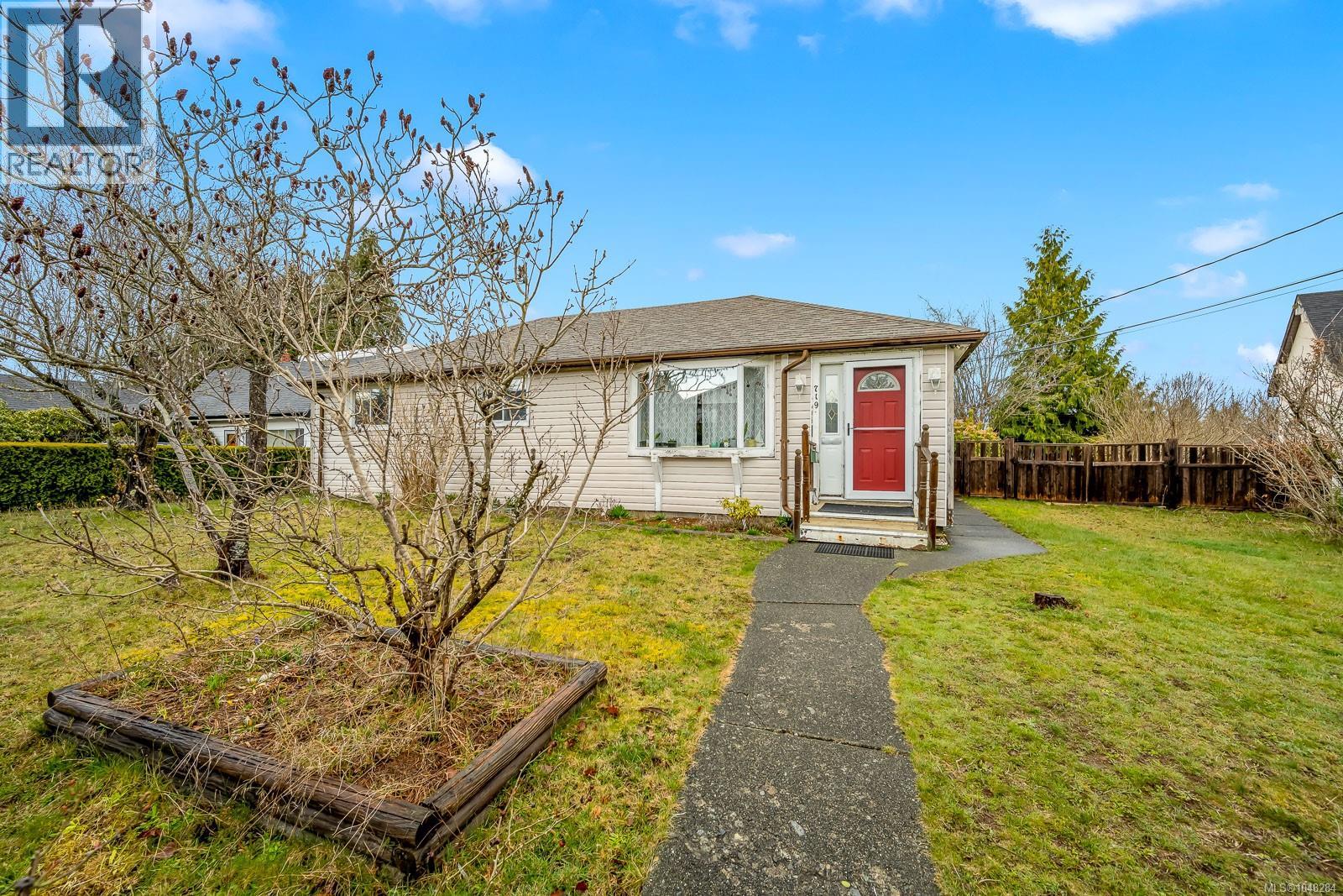 719 8th St - 29