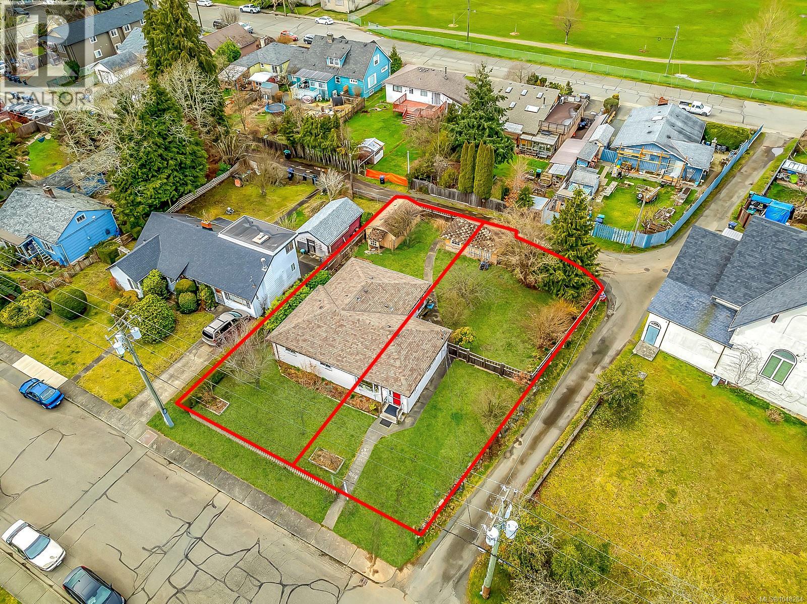 719 8th Street, Courtenay, British Columbia, V9N1N6, Courtenay, British Columbia — photo 2 of 5