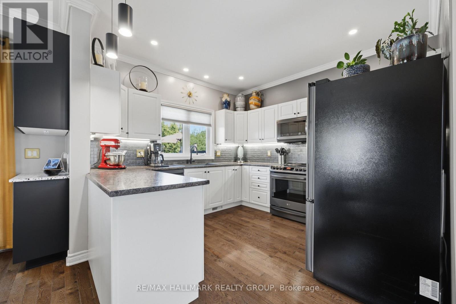 20 DUNE STREET - Image 17
