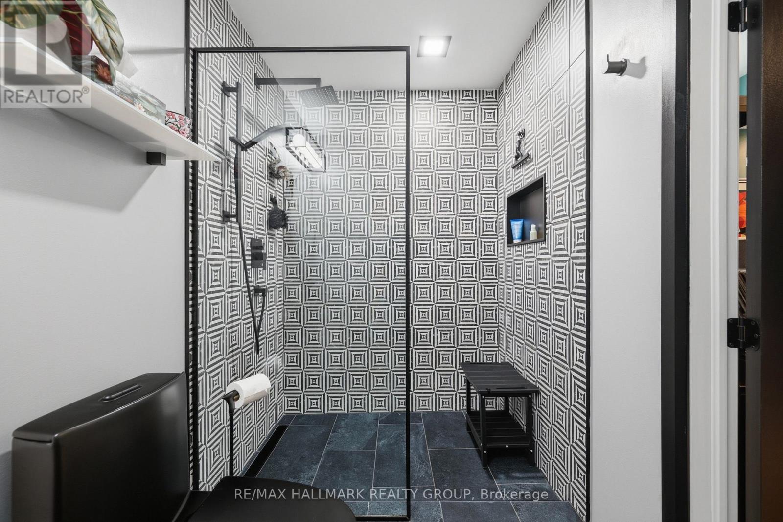 20 DUNE STREET - Image 32