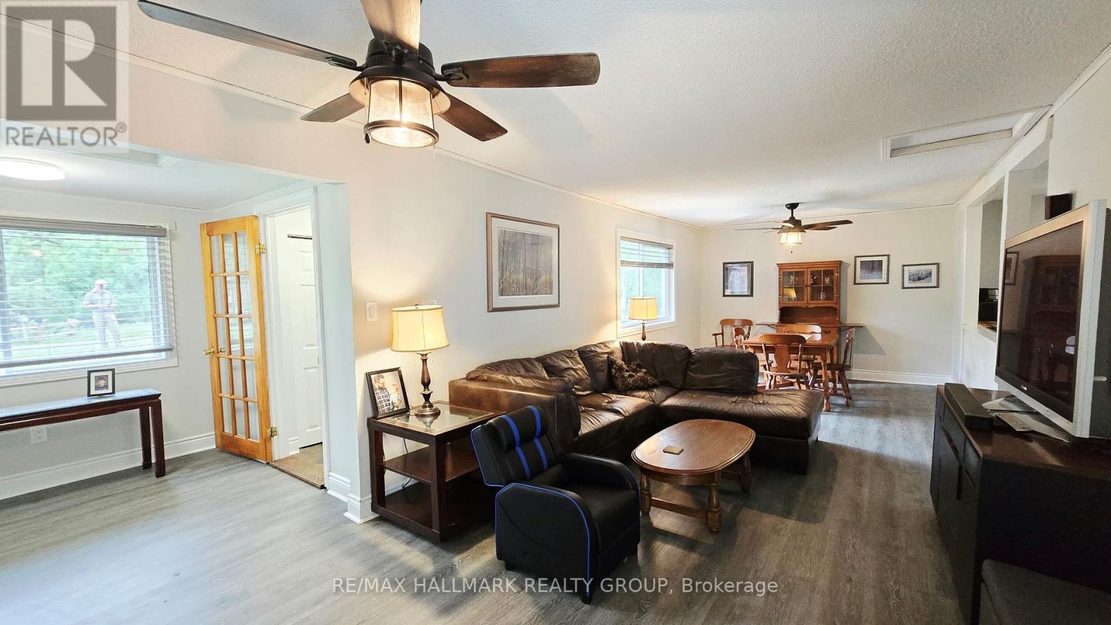 1153 BAYVIEW DRIVE - 11
