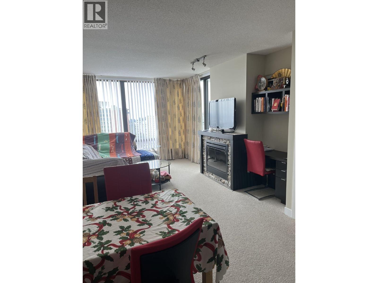 7328 ARCOLA Street, Burnaby, British Columbia, V5E0A7, Burnaby, British Columbia — photo 3 of 5