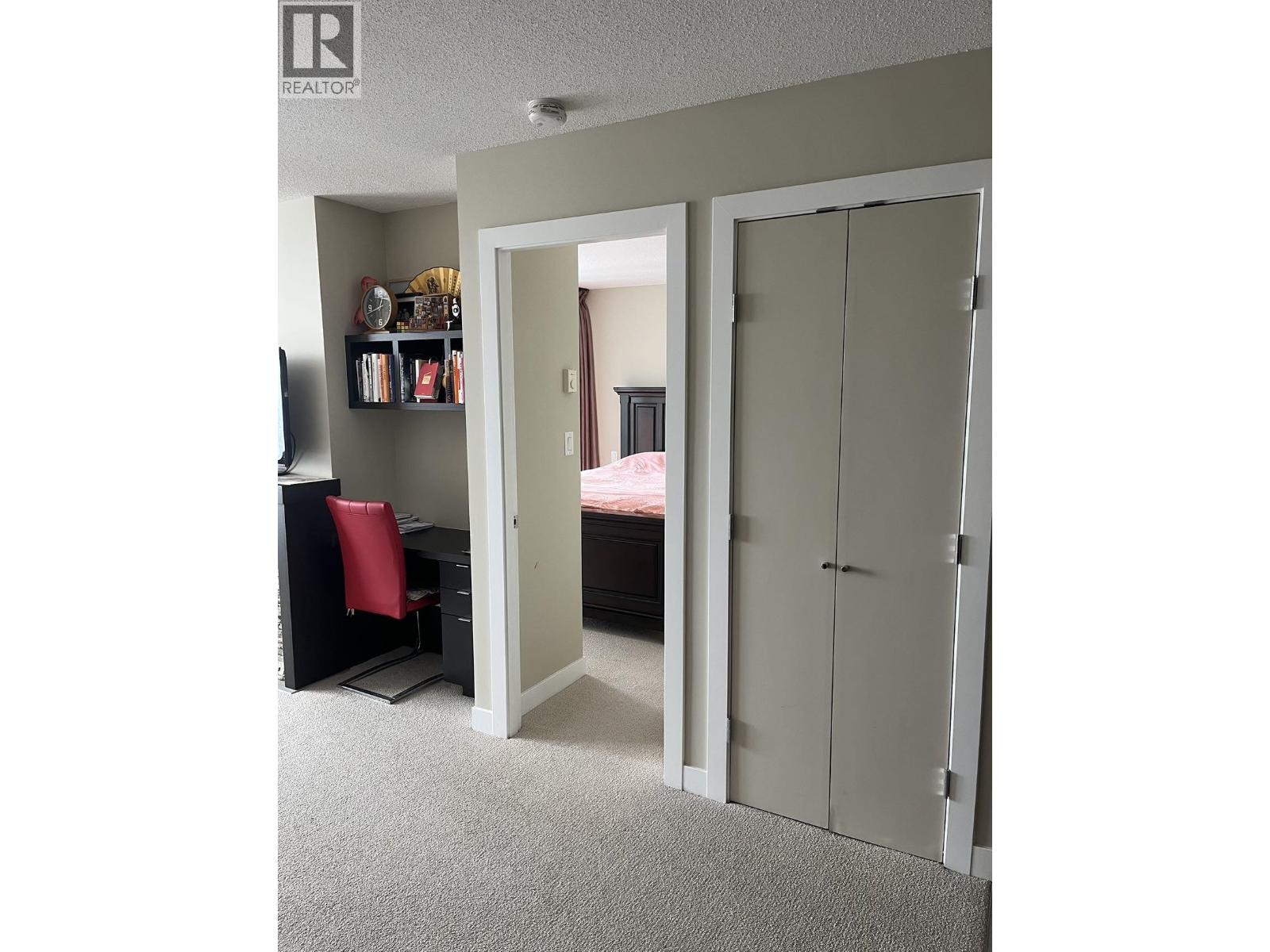 7328 ARCOLA Street, Burnaby, British Columbia, V5E0A7, Burnaby, British Columbia — photo 4 of 5