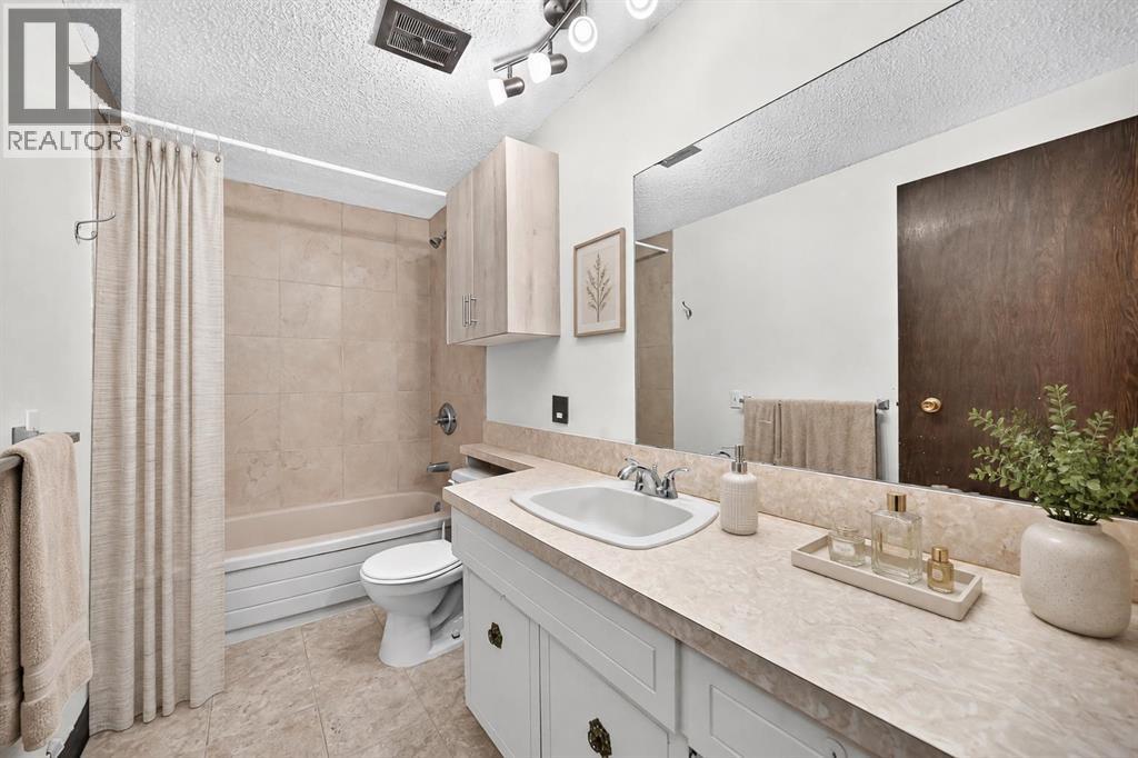 #130 330 Canterbury Drive SW - 18