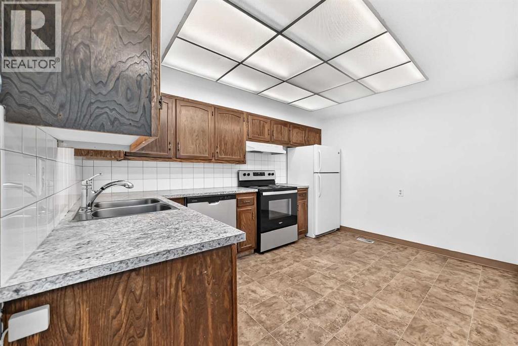 #130 330 Canterbury Drive SW - 5