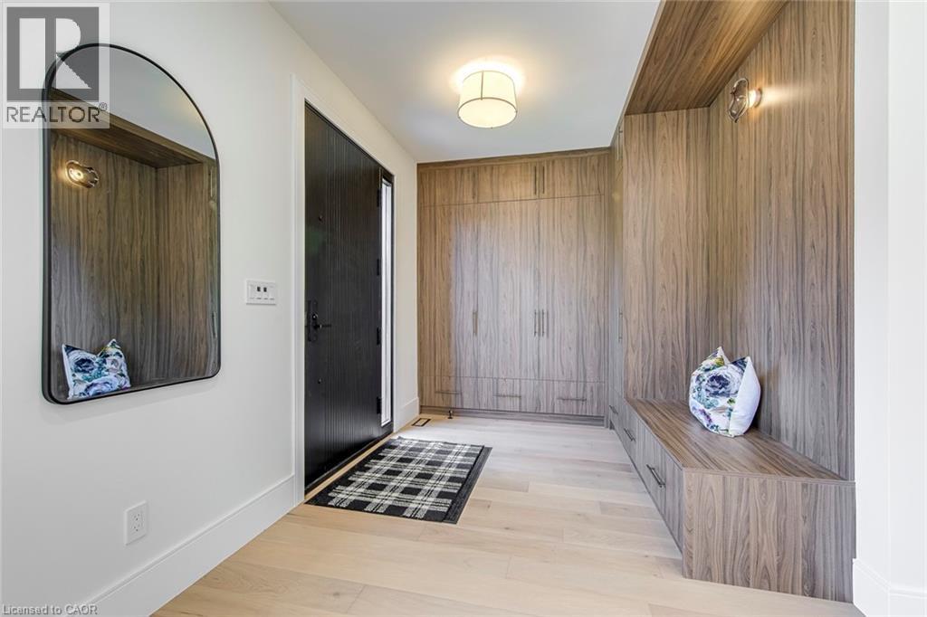 1411 MOUNTAIN GROVE Avenue, Burlington, Ontario, L7P2H1, Burlington, Ontario — photo 4 of 5